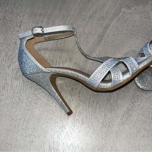 Forever Heels 👠 - Picture 5 of 9